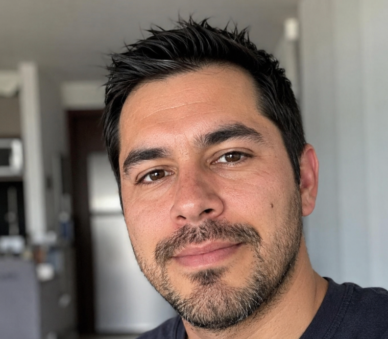 <strong>Diego Salazar</strong>